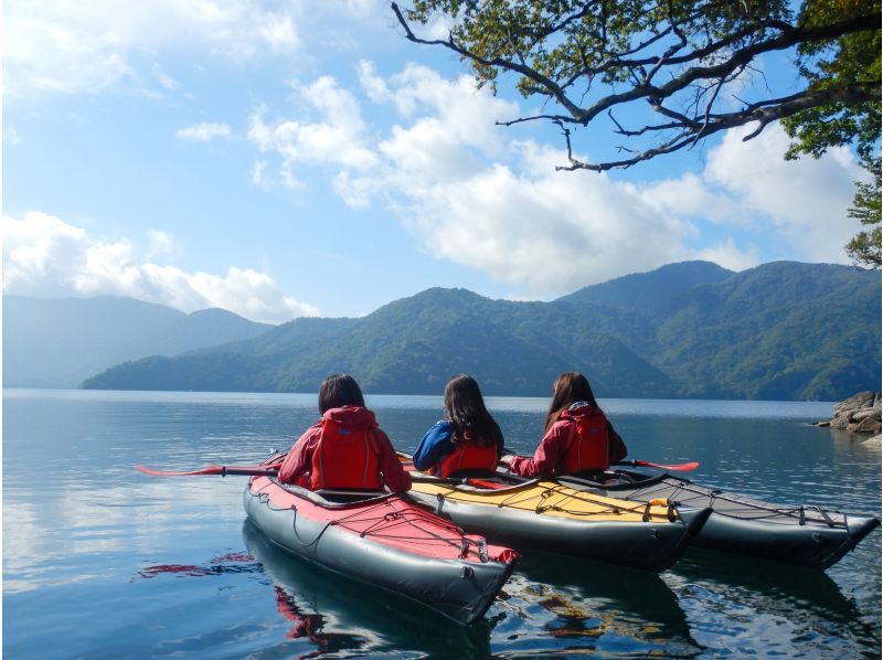 ≪10, 13:00≫ 獨木舟之旅，可欣賞日光中禪寺湖的壯麗景色 小團體，預訂，照片の紹介画像