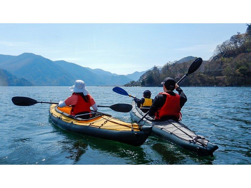 ≪10, 13時≫　日光中禅寺湖で絶景のカヌーツアー　少人数・貸し切り・写真付きの紹介画像