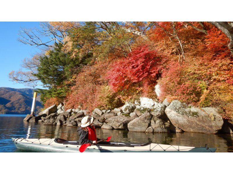 ≪10, 13時≫　日光中禅寺湖で絶景のカヌーツアー　少人数・貸し切り・写真付きの紹介画像
