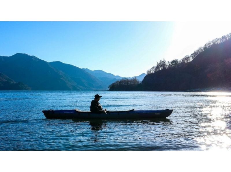 ≪เย็น 15:30 น. tour พายเรือแคนูชมทัศนียภาพอันงดงามที่ทะเลสาบชูเซ็นจิในนิกโก้ กลุ่มเล็ก สงวนไว้พร้อมรูปถ่ายの紹介画像