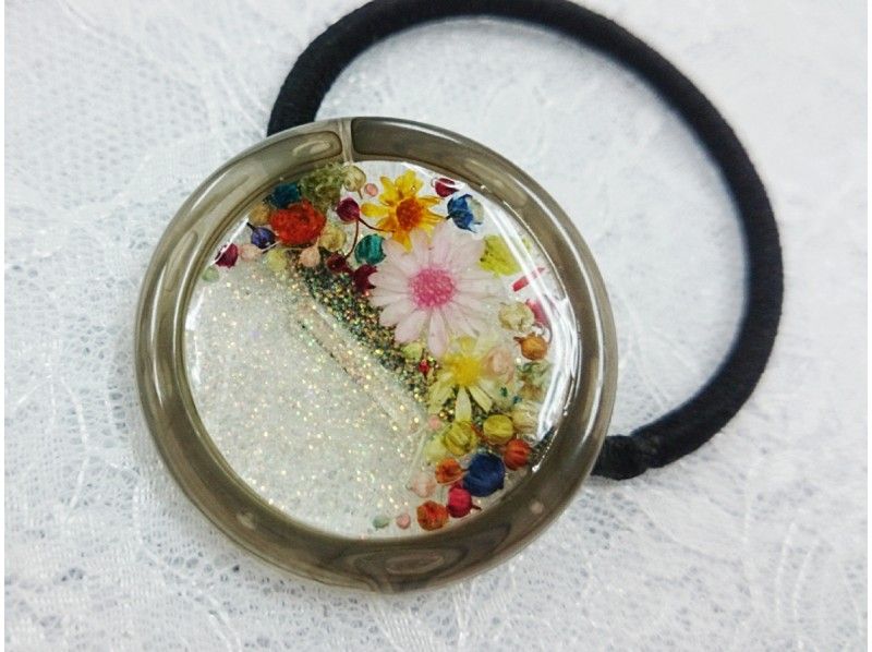 ぼたもち様お取置きです。レジンヘアゴム お花とわんちゃんNo.437