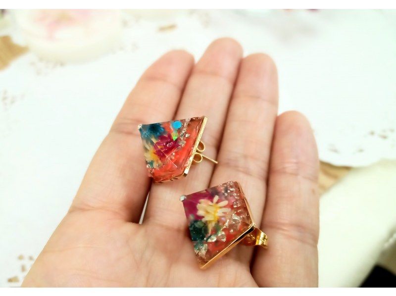 【レジン♡お花のアクセサリー】お花と一緒にお出掛けしよう！人数割引有・お一人参加OKの紹介画像