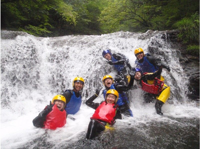 [関東群馬·Ikaho Haruna郊區]一流的景色淋浴間攀岩'藍谷！藍峽谷'☆Valley Expeditionの紹介画像