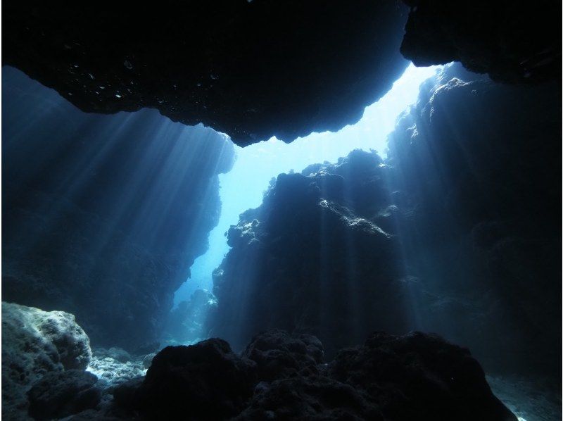 【沖縄・伊良部島】ファンダイブで伊良部島の地形を中心に美しい海を満喫！(最大３ダイブ)Cカード必須の紹介画像