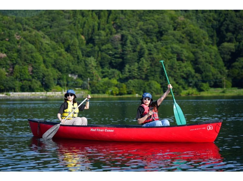 [Yamanashi Prefecture, Lake Kawaguchi] Lake Kawaguchi Canadian Experience - 120-minute course - Canoeing on the lake and a trip to make memoriesの紹介画像