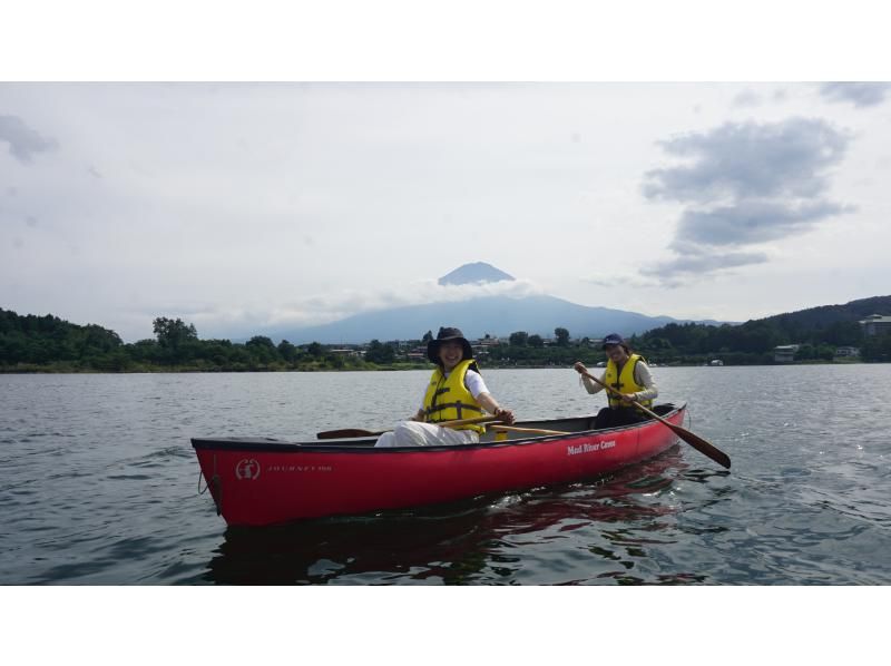 [Yamanashi Prefecture, Lake Kawaguchi] Lake Kawaguchi Canadian Experience - 120-minute course - Canoeing on the lake and a trip to make memoriesの紹介画像