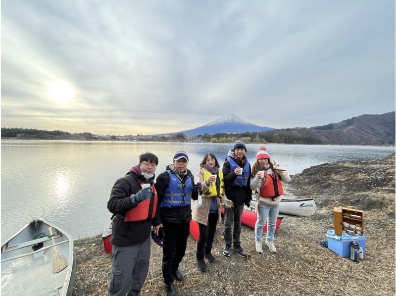 【山梨县河口湖】春天百花齐放，不会被淋湿的河口湖加拿大体验，120分钟的路线，湖上独木舟之旅，留下美好回忆的旅程の紹介画像