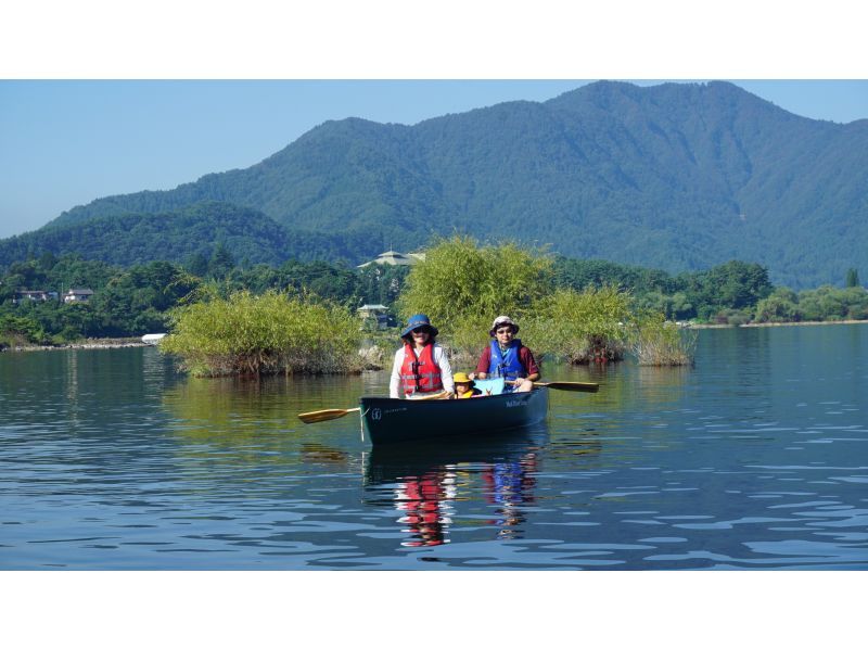 [Yamanashi Prefecture, Lake Kawaguchi] Lake Kawaguchi Canadian Experience - 120-minute course - Canoeing on the lake and a trip to make memoriesの紹介画像