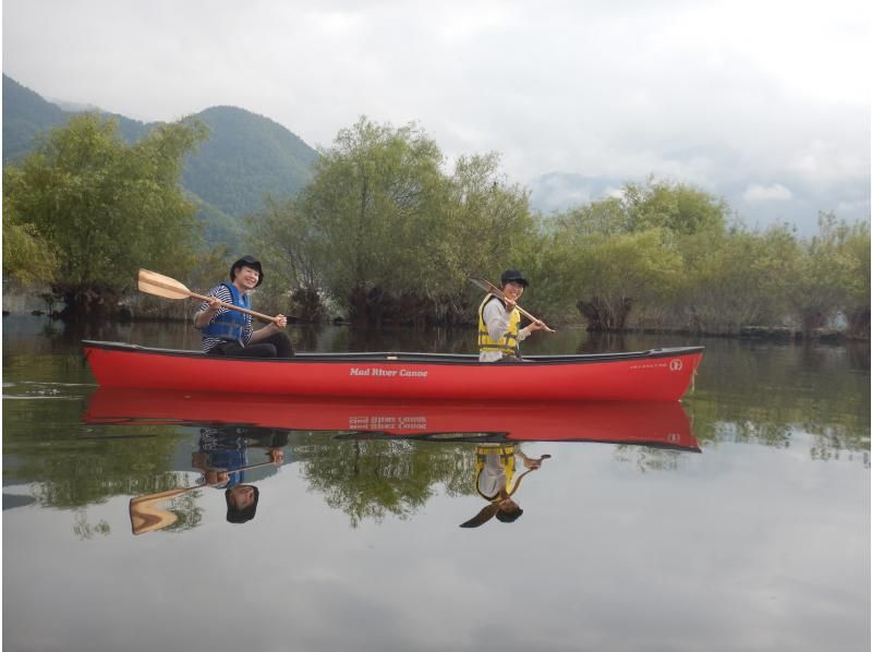 [山梨县，河口湖]盛夏河口湖加拿大体验 - 120分钟课程 - 在湖上划独木舟并留下美好回忆的旅程の紹介画像