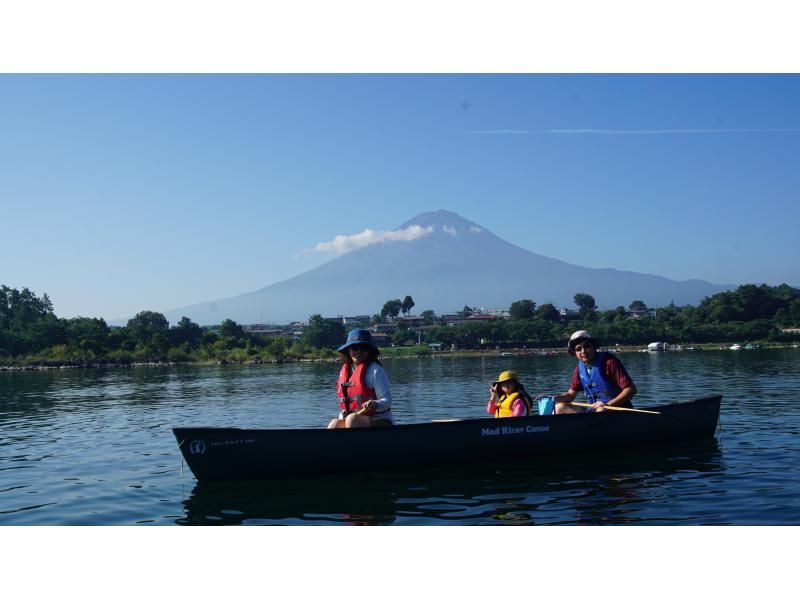 [Yamanashi Prefecture, Lake Kawaguchi] Lake Kawaguchi Canadian Experience - 120-minute course - Canoeing on the lake and a trip to make memoriesの紹介画像