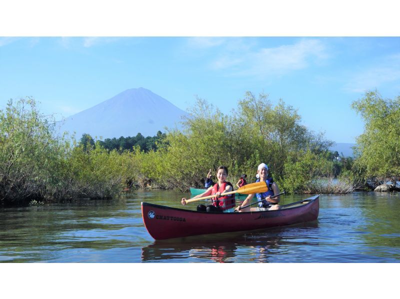 [Yamanashi Prefecture, Lake Kawaguchi] Lake Kawaguchi Canadian Experience - 120-minute course - Canoeing on the lake and a trip to make memoriesの紹介画像