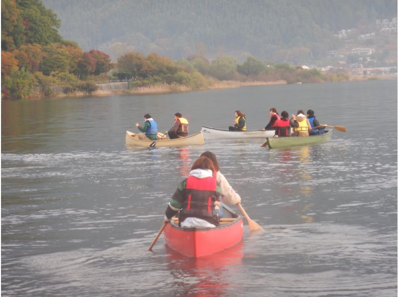 【山梨県・河口湖】秋の行楽・濡れずに乗れる・河口湖カナディアン体験・120分コース・カヌーで湖上散歩＆思い出作りの旅の紹介画像