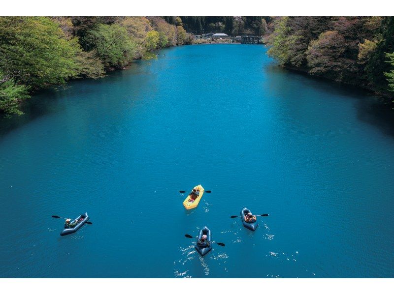 SALE! [Shima/Kusatsu] Same-day OK! Half-day packraft canoeing experience on the blue Lake Shima *Going out with your dogの紹介画像