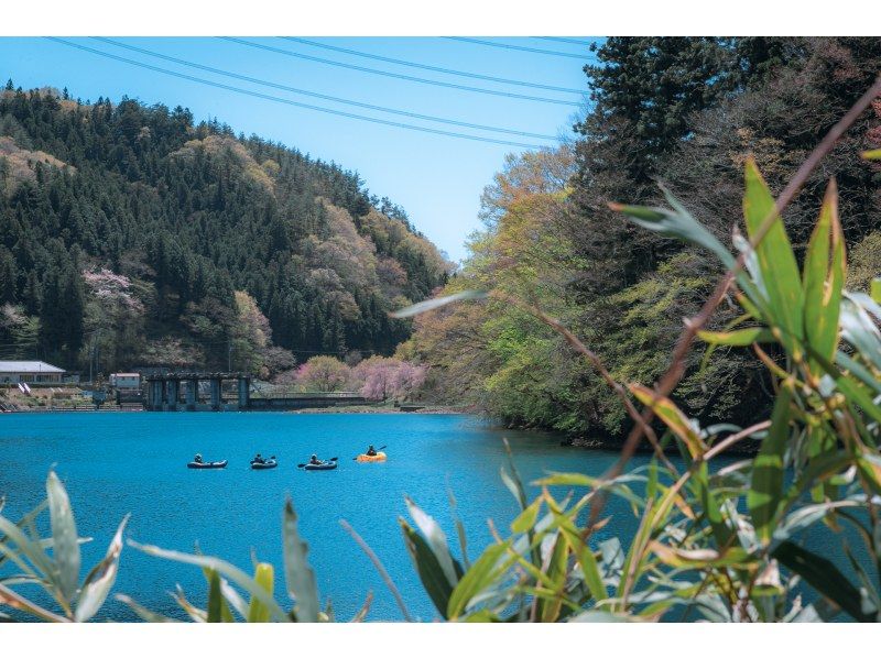 [Shima/Kusatsu] Same-day OK! Half-day packraft canoeing experience on the blue Lake Shima * Going out with your dogの紹介画像