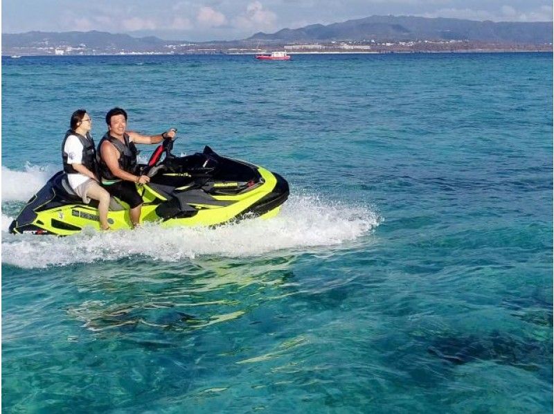 [Okinawa ・ Headquarters] Guide is driving ♪ Minnajima & Sesoko Island tour Jet ski Touring experience (for unlicensed users)の紹介画像