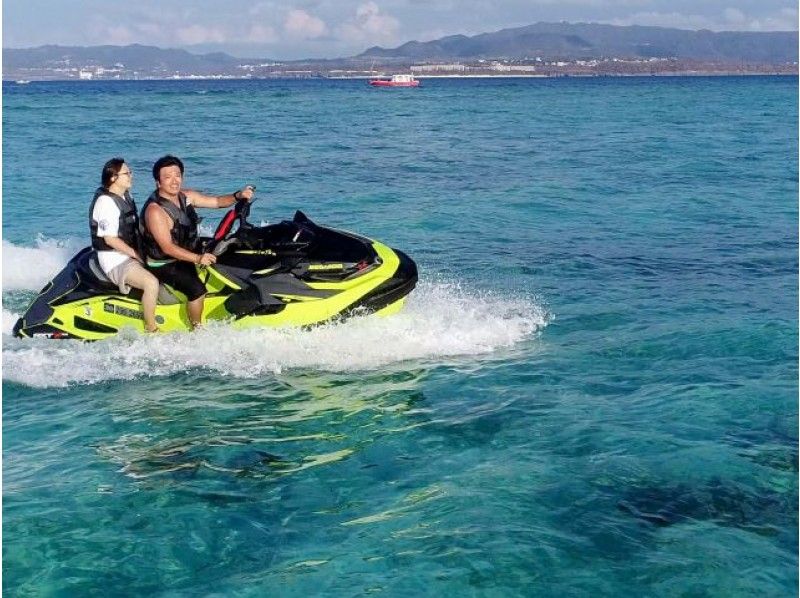 [沖縄·總部]指南正在開車♪Minnajima＆Sesoko Island之旅水上摩托旅遊體驗（針對未經許可的用戶）の紹介画像