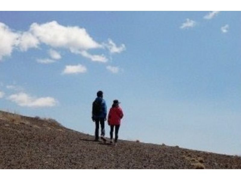 [Nagano, Mt. Asama] A spectacular mountain walk for your first climb! Trekking around the foot of Mt. Asama (beginner level) with a reliable guide! Fun for the whole family!の紹介画像