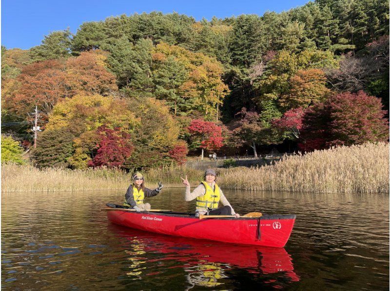 【山梨県・河口湖】紅葉狩りシーズン・濡れずに乗れる・河口湖カナディアン体験・90分早朝コース・カヌーでで湖上散歩＆思い出作りの旅の紹介画像