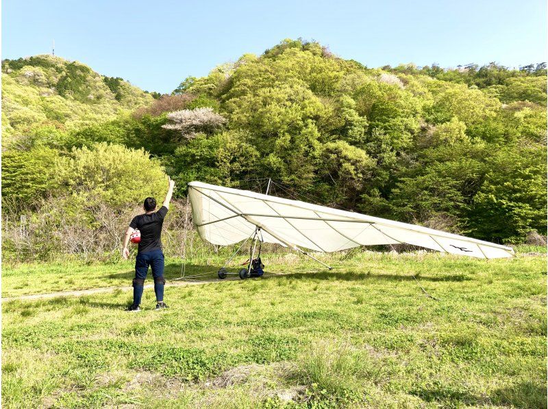 【滋賀・彦根・琵琶湖】＜1日コース＞とことん楽しむハンググライダー体験の紹介画像