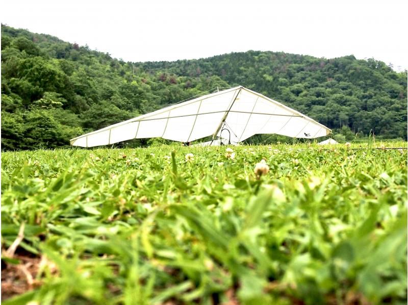 【滋賀・彦根・琵琶湖】＜1日コース＞とことん楽しむハンググライダー体験の紹介画像