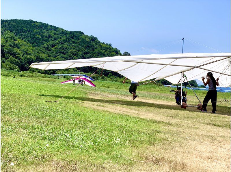 【滋賀・彦根・琵琶湖】＜1日コース＞とことん楽しむハンググライダー体験の紹介画像
