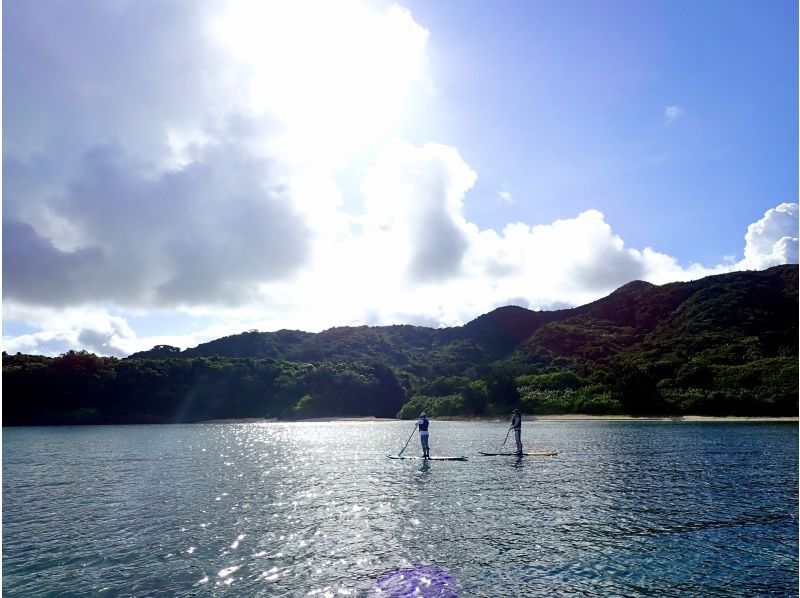 [Okinawa / Ishigaki Island / 1 day plan] Relaxing SUP cruise + beach yoga 1 group private system!の紹介画像
