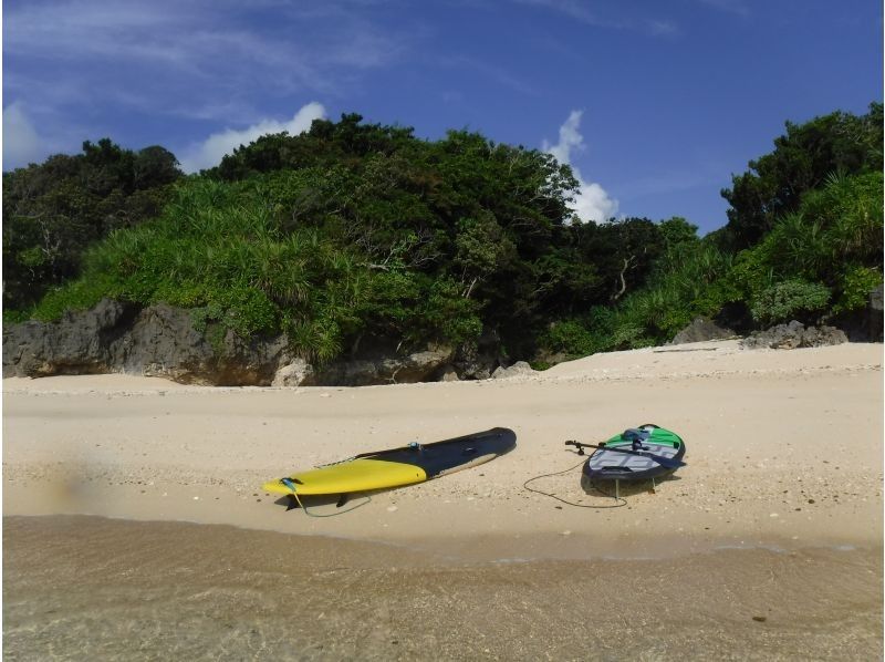 [Ishigaki Island 1-day plan] Relaxing SUP cruise + beach yoga. Completely private for one group!の紹介画像