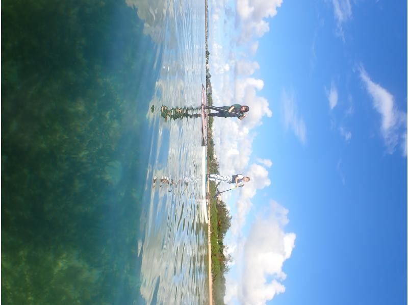 [沖縄-Yomitan]挑戰翡翠綠海中的第一個SUP！ ！ SUP體驗課程の紹介画像