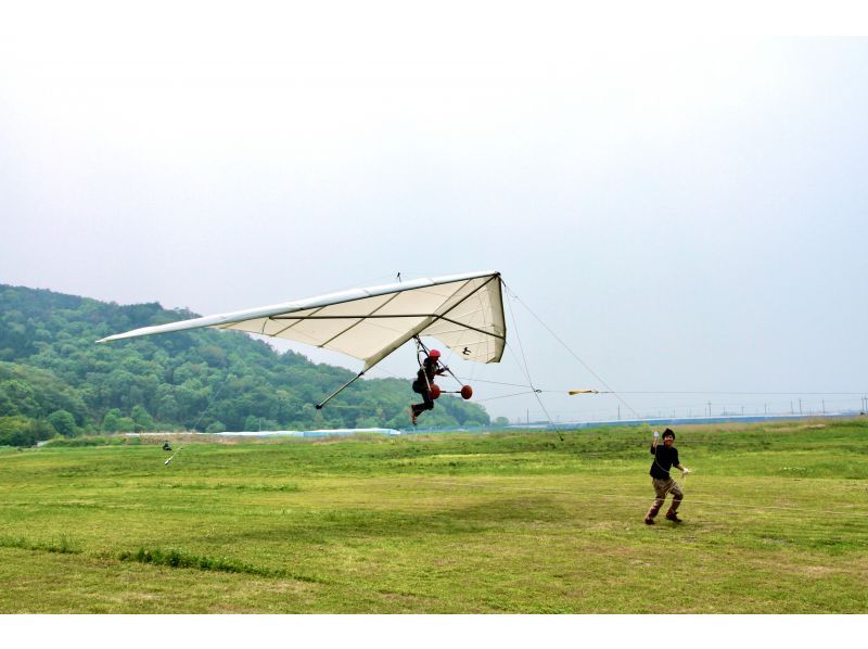 【滋賀・彦根・琵琶湖】<2時間コース>誰でも気軽にハンググライダー体験の紹介画像