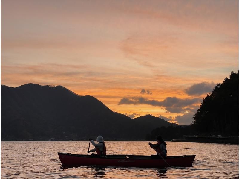 【山梨県・河口湖】卒業旅行・春休みの思い出作りに・カナディアンカヌー体験・サンセット90分コース(ドリンク付き）の紹介画像