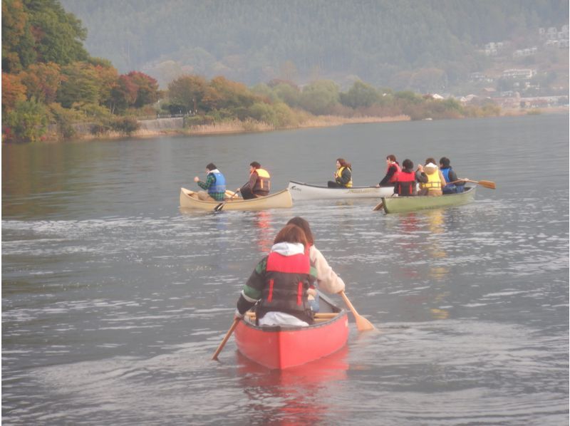 【山梨県・河口湖】冬でも楽しめる・濡れない河口湖カナディアンカヌー体験・サンセット90分コース・カヌーでで湖上散歩＆思い出作りの旅の紹介画像