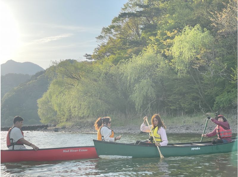 [山梨县/河口湖]河口湖加拿大独木舟体验/黄昏90分钟课程/湖上独木舟漫步＆留下回忆的旅行の紹介画像