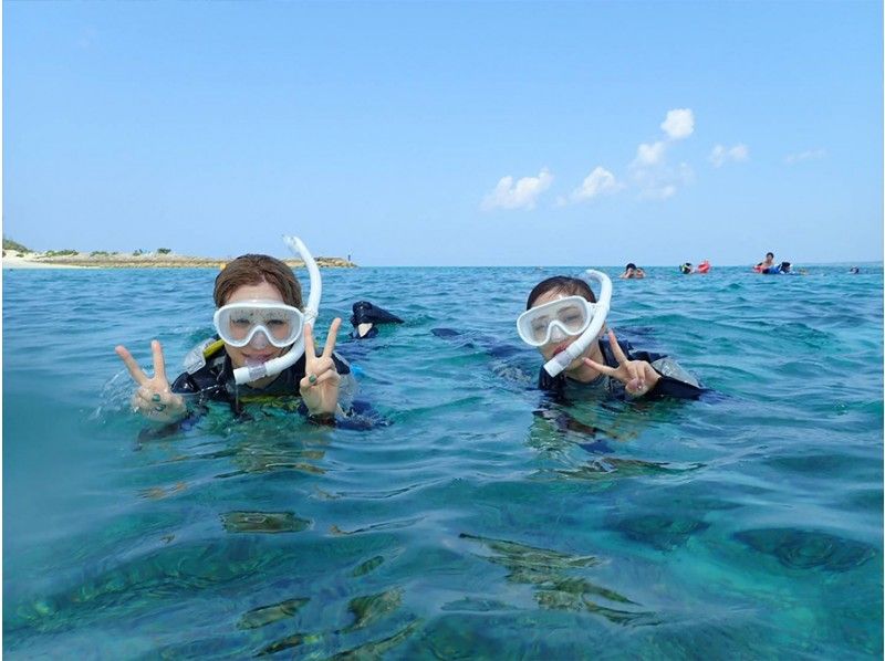 [沖縄/ Mizunoshima]拖傘+船潛水+海洋1型+午餐包括★VIP計劃，讓您可以享受私人★照片和回升好處の紹介画像