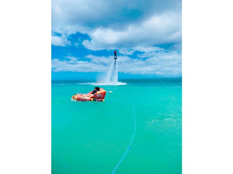 [Okinawa / Onna Village / Mid-Sea Road] A new sensation! Flyboard experience! !!の紹介画像