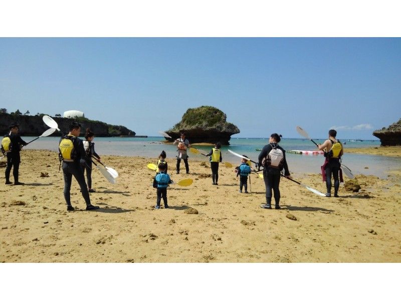 [Okinawa ・ Onna village]Sea kayak Uninhabited island landing & blue cave snorkel tour With photo!
