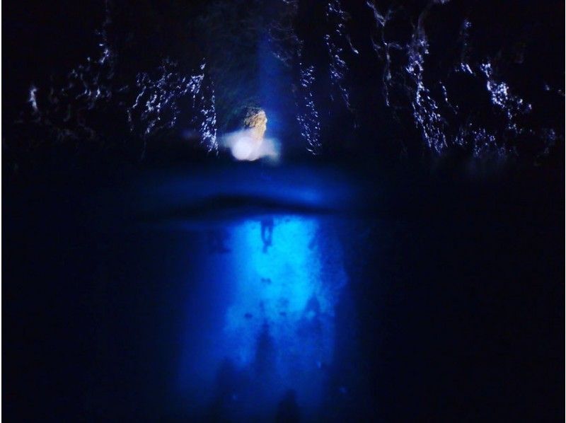 [冲绳绳恩纳]蓝洞体验深潜或浮潜の紹介画像