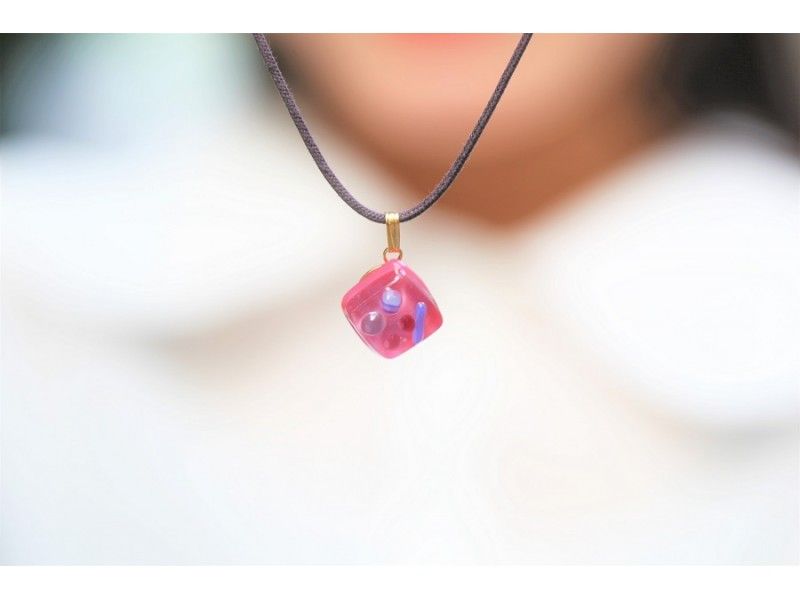 [Osaka Namba] Glitter accessories made from fusing glass ♪ Trigger glass craft experience ☆