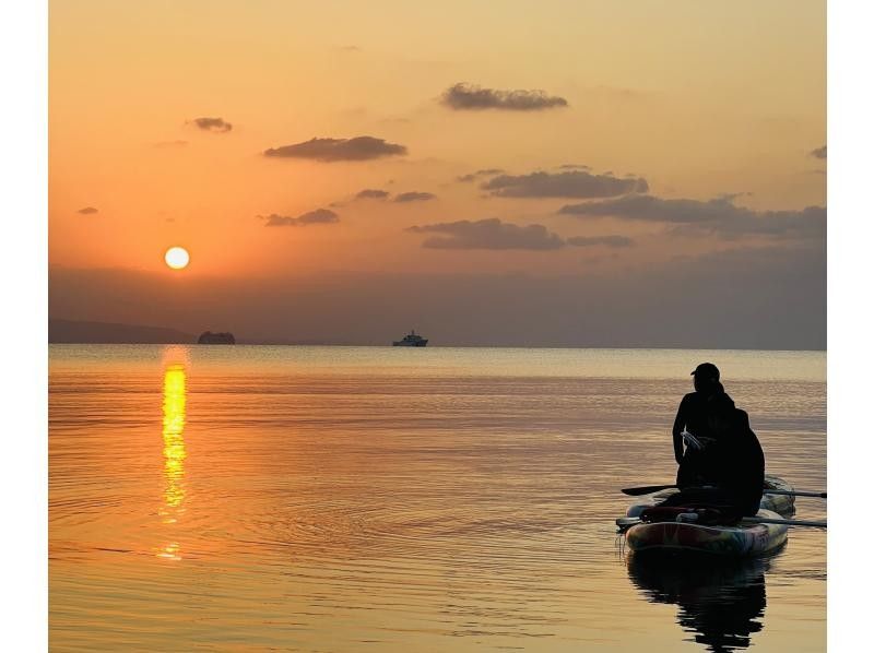 [Okinawa Ishigaki Island] Sunset SUP experience 1.5 hours! Reliable support for beginners and women ♪ Enjoy the spectacular view of the sunset with SUP from the beach of Ishigaki ♪ Photo shooting service!の紹介画像