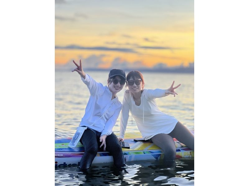 [Okinawa Ishigaki Island] Sunset SUP experience 1.5 hours! Reliable support for beginners and women ♪ Enjoy the spectacular view of the sunset with SUP from the beach of Ishigaki ♪ Photo shooting service!の紹介画像