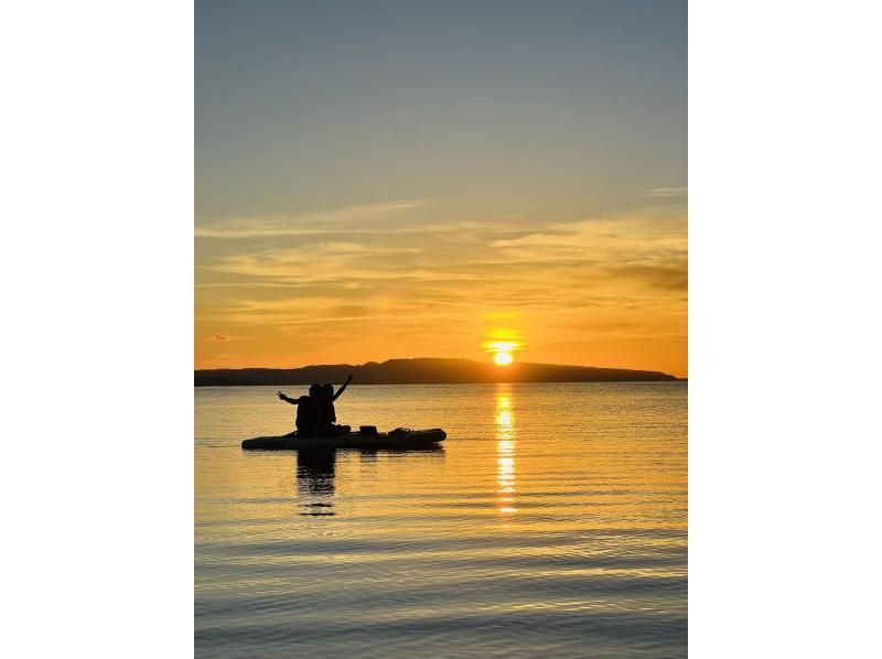 [Ishigaki Island Sunset SUP/Pickup available] Magic hour cruise with spectacular views/Support even for beginners/Photography included/Drone photographyの紹介画像