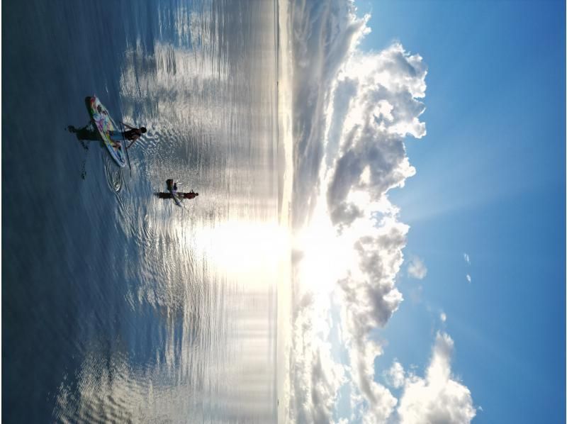 [Ishigaki Island Sunset SUP/Pickup available] Magic hour cruise with spectacular views/Support even for beginners/Photography included/Drone photographyの紹介画像
