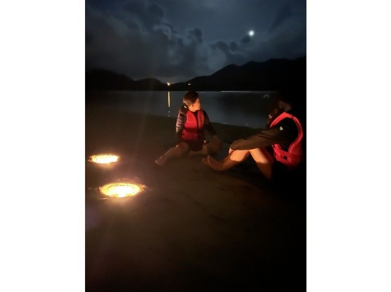 [沖繩石垣島]從秘密地點享受星空和夜光藻的旅行夜光藻夜間SUP之旅♪の紹介画像