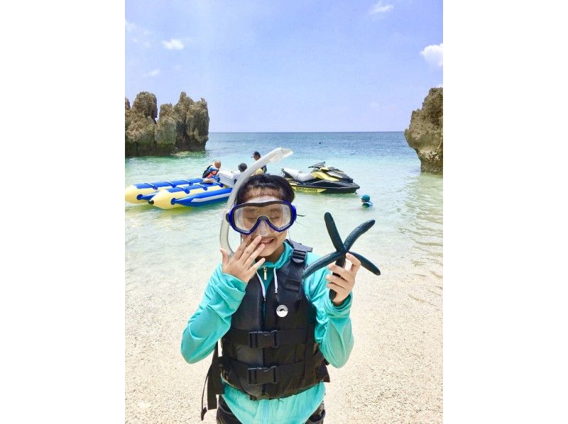 [Uninhabited Island Landing Tour] Take a banana boat to the entrance of Yanbaru National Park, a World Heritage Site.  の紹介画像