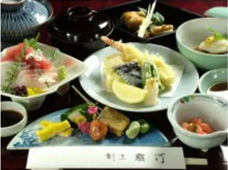 [Chiba] Experience making a Big Sushi Roll and having with a wonderful Kaiseki mealの紹介画像