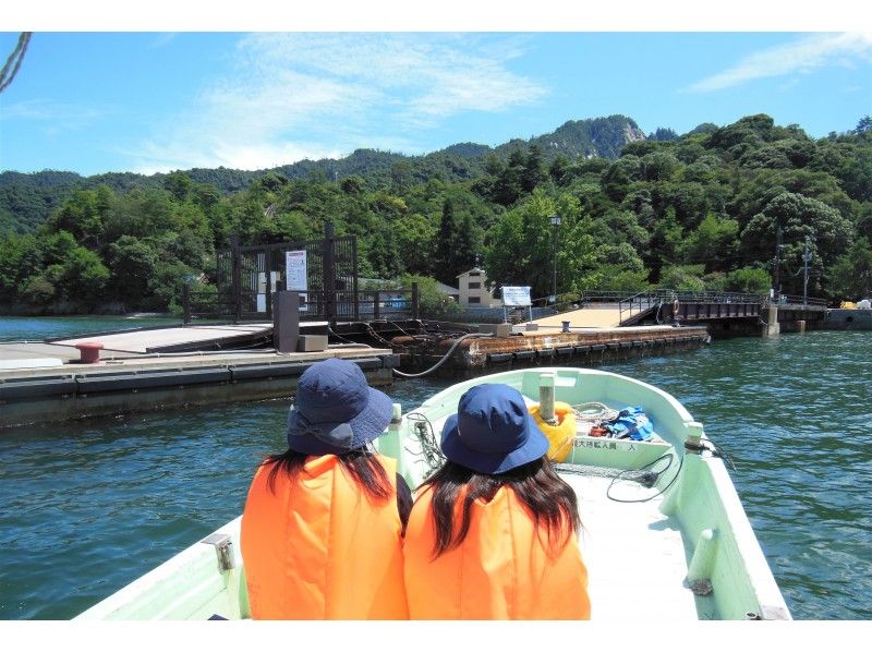 広島 宮島 安芸の国めぐりcool広島かき筏めぐりと海鮮バーベキュー体験 宮島にしかない漁船ツアー アクティビティジャパン