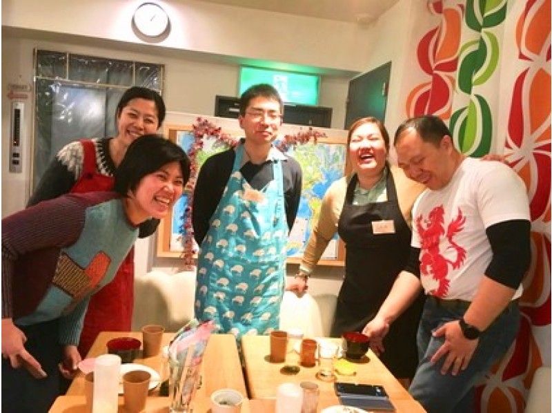 [오사카· 신사이바시] Okonomiyaki Cooking! 영어 회화를하면서 오코노미 야키 만들기 ♪の紹介画像