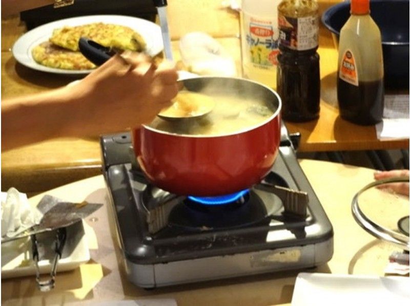 [大阪·心齋橋]喜好燒烹飪！在說英語的同時製作禦好燒♪の紹介画像
