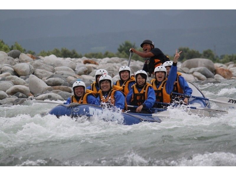 【富山・黒部川】4月25日～春の激流ラフティングツアーの紹介画像