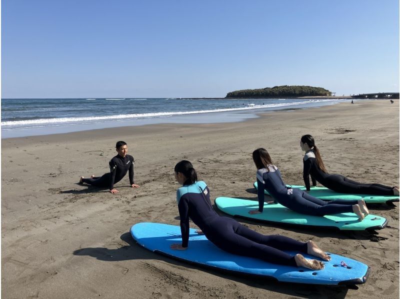 [Miyazaki Qingdao] 1 minute walk to the sea! Empty-handed surfing experience course!の紹介画像