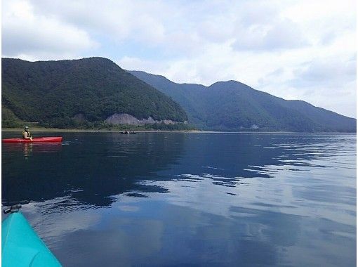 山梨 本栖湖 本栖湖早朝カヤック体験 早朝ならではの絶景クルージング 90分プラン アクティビティジャパン